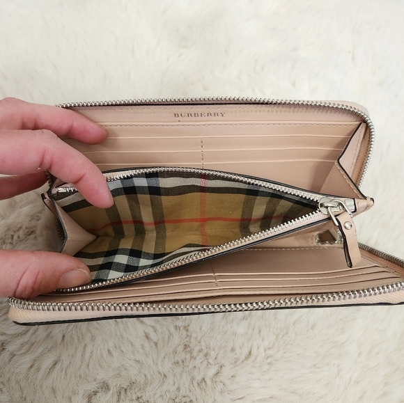 Burberry Calfskin Pale Fawn Pink Perforated Logo Zip Around Continental Wallet - Picture 7 of 16